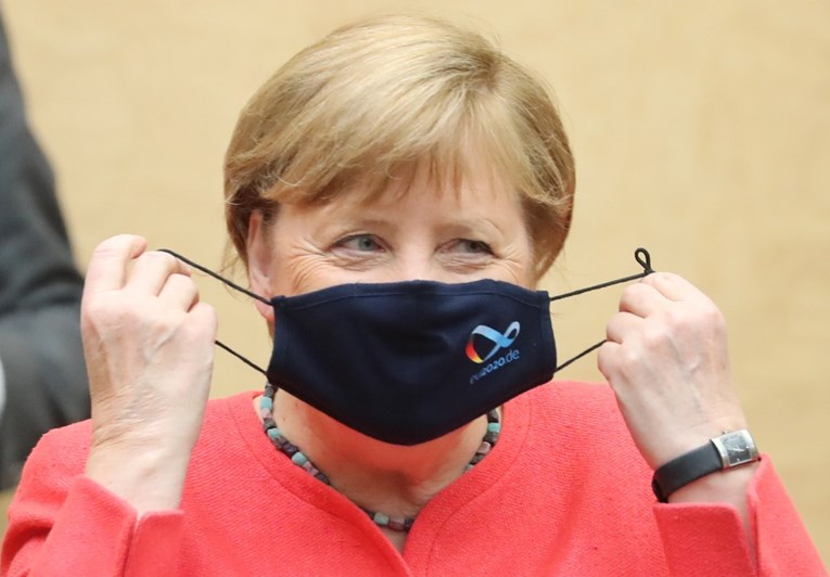 Merkel zahvalila starijim građanima zbog ponašanja tijekom pandemije koronavirusa