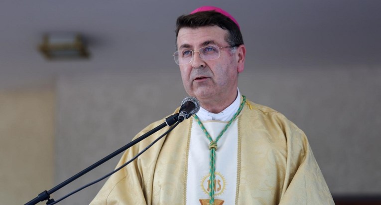 Zagrebački biskup brani mjeru roditelj odgojitelj: Društvo se guši u sebičnosti