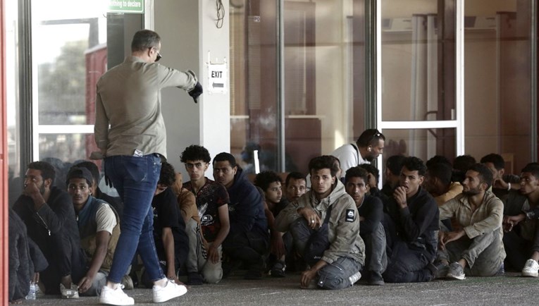 Grci uveli rigorozan zakon o migrantima. Bune se i ljevica i desnica