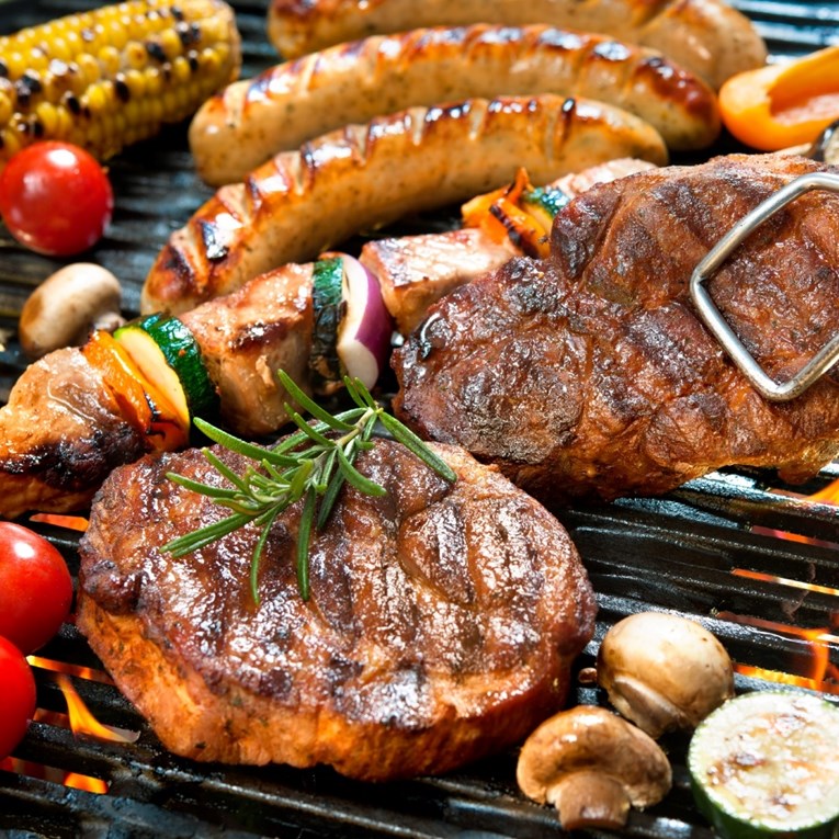 Kako pripremiti savršeni prvomajski roštilj? Savjeti uz koje će ispasti odlično