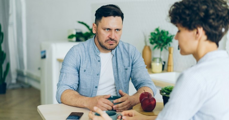 Ljudi koji imaju nisku emocionalnu inteligenciju često koriste četiri fraze