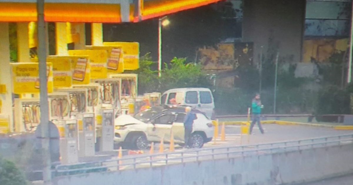 Nogometaš u Argentini se s 1.84 promila zabio u benzinsku. Radnik se jedva spasio