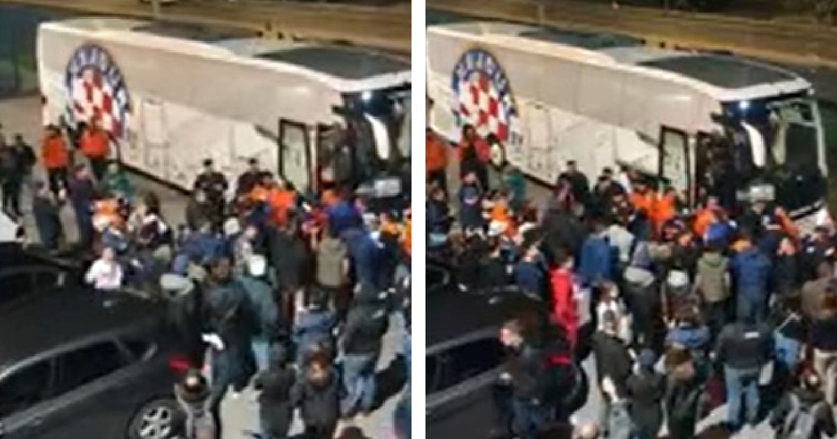 VIDEO Navijači Hajduka okružili bus i pjesmom zvali Livaju da izađe. Nije izašao