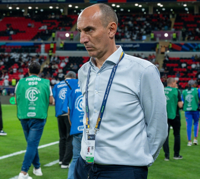 Jurčić izgubio derbi, na mobitelu pokazivao spornu snimku: "Nemoguće je ovako igrati"