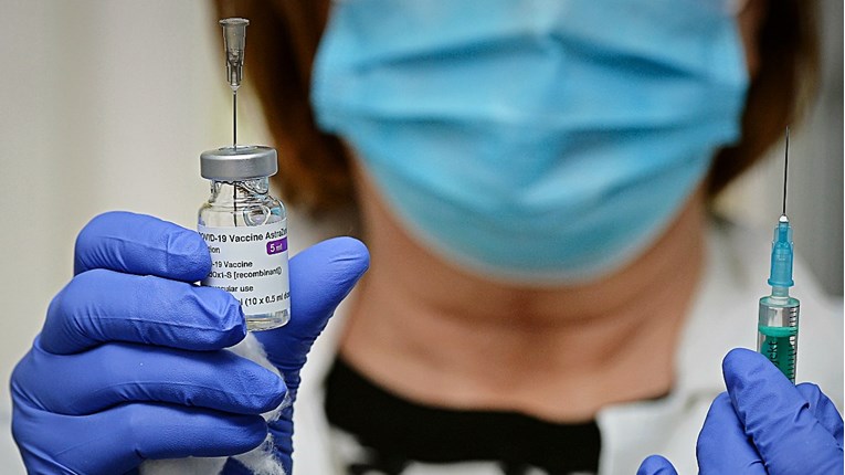 U Osijeku počelo cijepljenje AstraZenecinim cjepivom