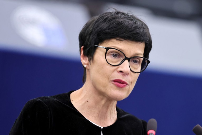 Povjerenica EK: Zgrožena sam izjavom srpske ministrice da bi etnički očistila Kosovo