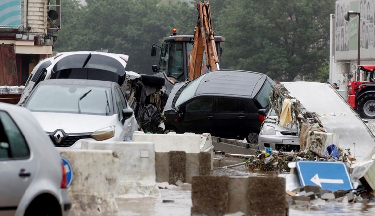 Velike poplave i u Belgiji, poginulo šest ljudi