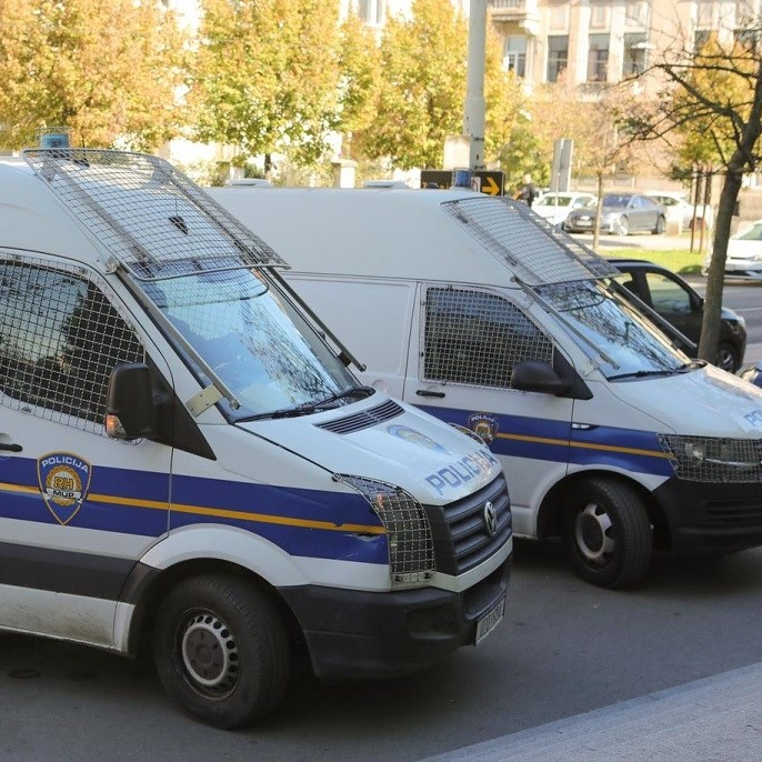 Netko danima napada ljude u Osijeku, tri osobe privedene. Policija pojačava ophodnje