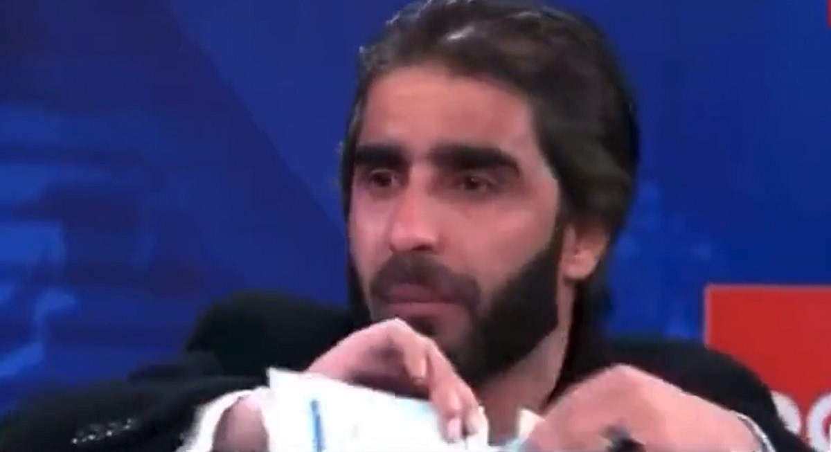 VIDEO Profesor u Afganistanu poderao svoje diplome tijekom televizijskog gostovanja