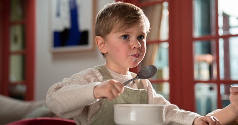 Nutricionisti navode pet nezdravih namirnica koje djeca ne bi smjela jesti prečesto