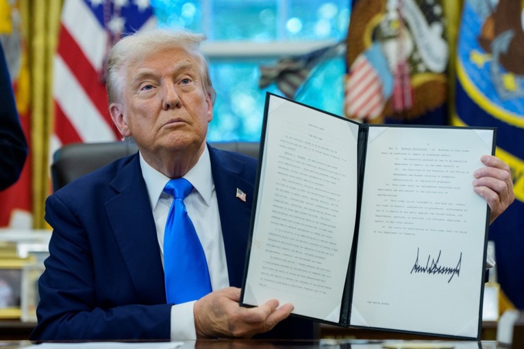Trump htio strancima naplaćivati 100.000 dolara za vizu. Sud mu sad to srušio