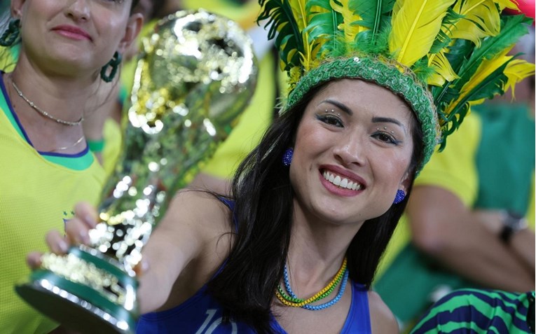 Brazilska navijačica izludjela gledatelja na utakmici Hrvatske, ništa nije vidio