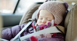 Mama upozorava: Zimske jakne i autosjedalice opasna su kombinacija
