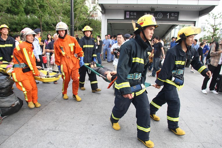 U Kini vlak usmrtio 11 željezničkih radnika