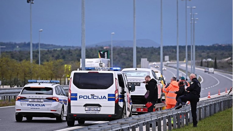 Prometna nesreća na A1 između Karlovca i odmorišta Draganić