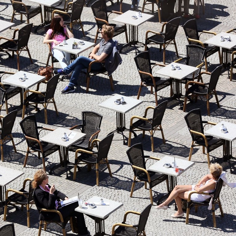 U Berlinu su sve popularniji kafići koji posluju u sklopu groblja