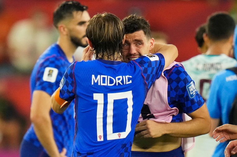 Svi su glupi, samo je Hrvatska pametna