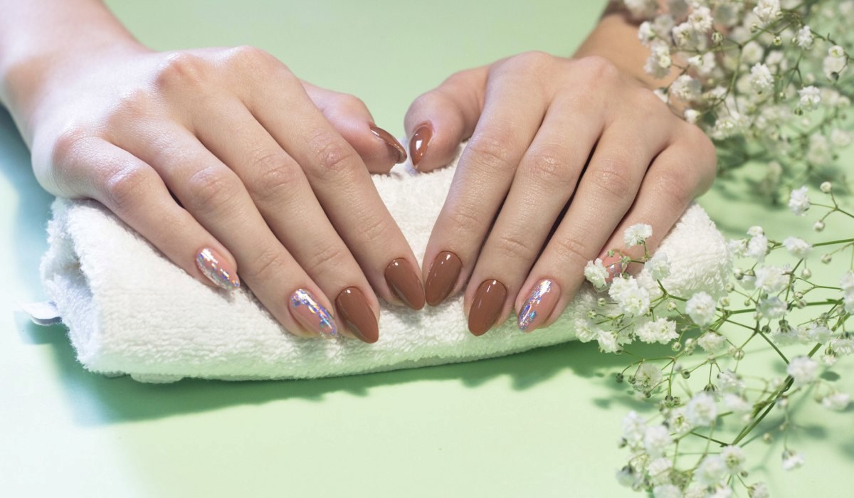 Cappuccino nokti: Elegantan trend manikure za proljeće