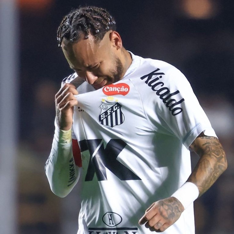 VIDEO Santos primio šest komada. Neymar plakao na terenu, trener dobio otkaz