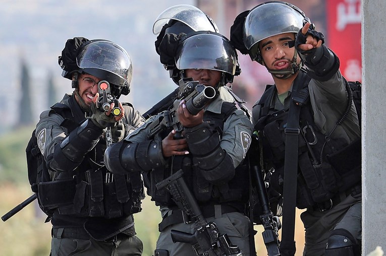 U izraelskom napadu u Zapadnoj obali ubijen jedan palestinski militant, osam ranjenih
