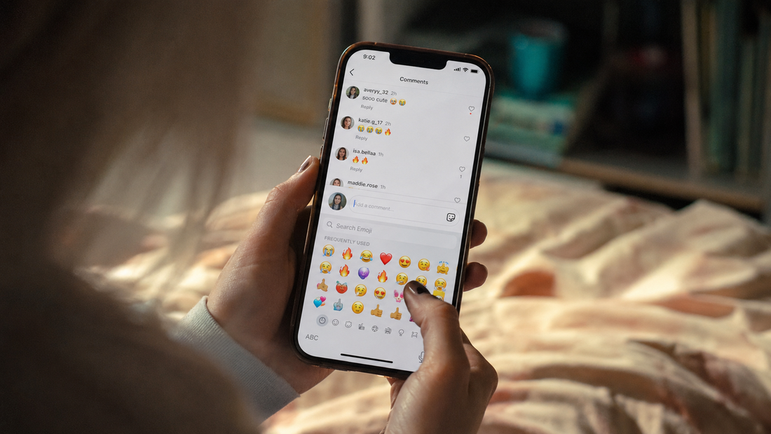 Ako koristite dva popularna emojija (a koristite), prestari ste. Cool je sad 😭