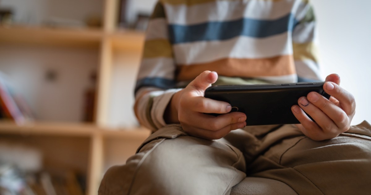 Švicarska razmatra zabranu društvenih mreža za mlađe od 16