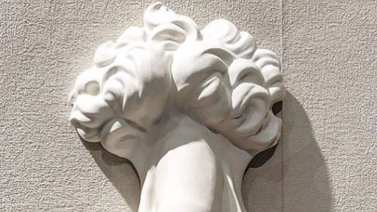 Kipar izrađuje bizarne skulpture za dekoraciju, neke su 18+