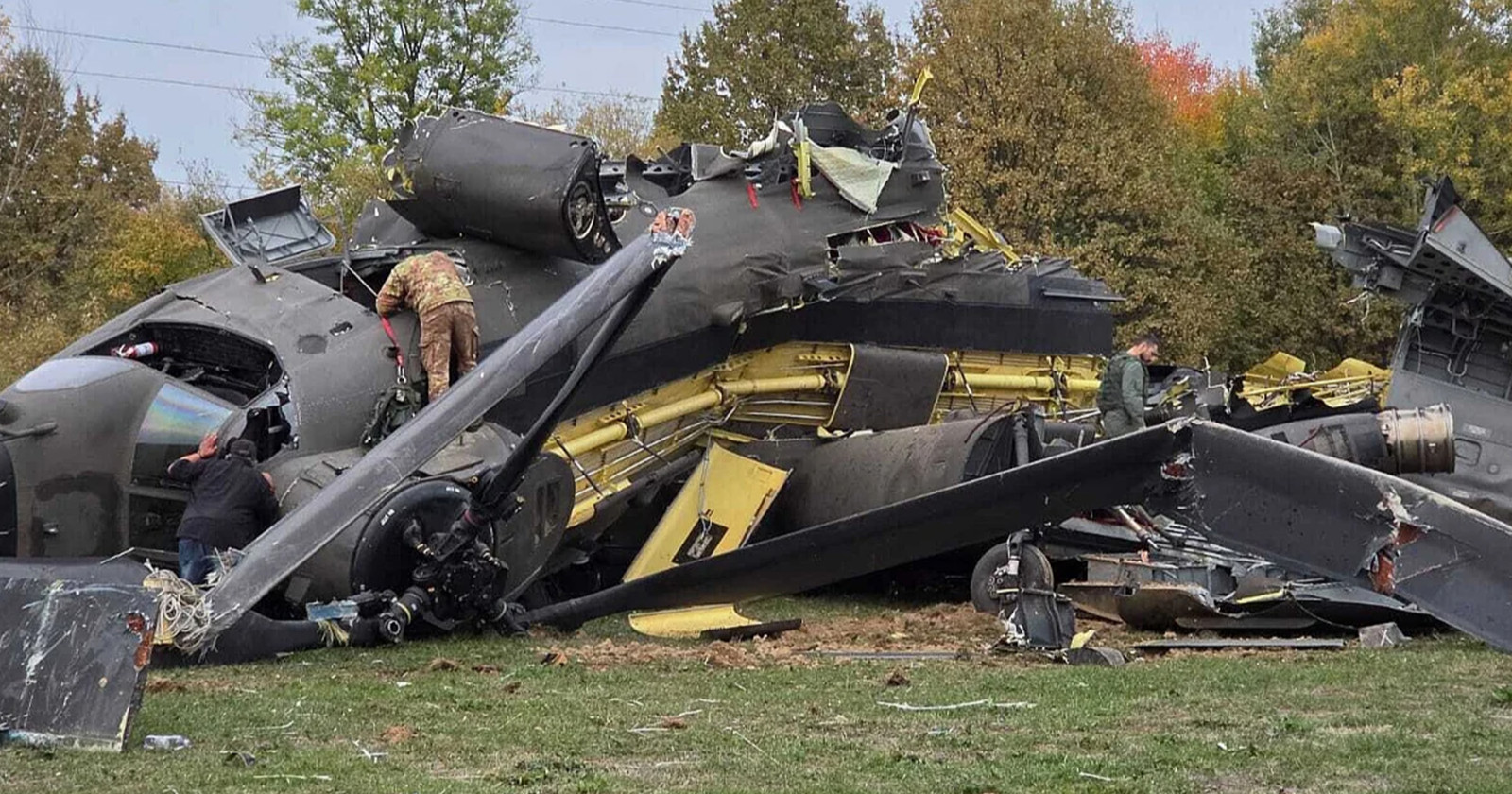 FOTO Pao vojni helikopter kod Brčkog. Tri osobe poginule
