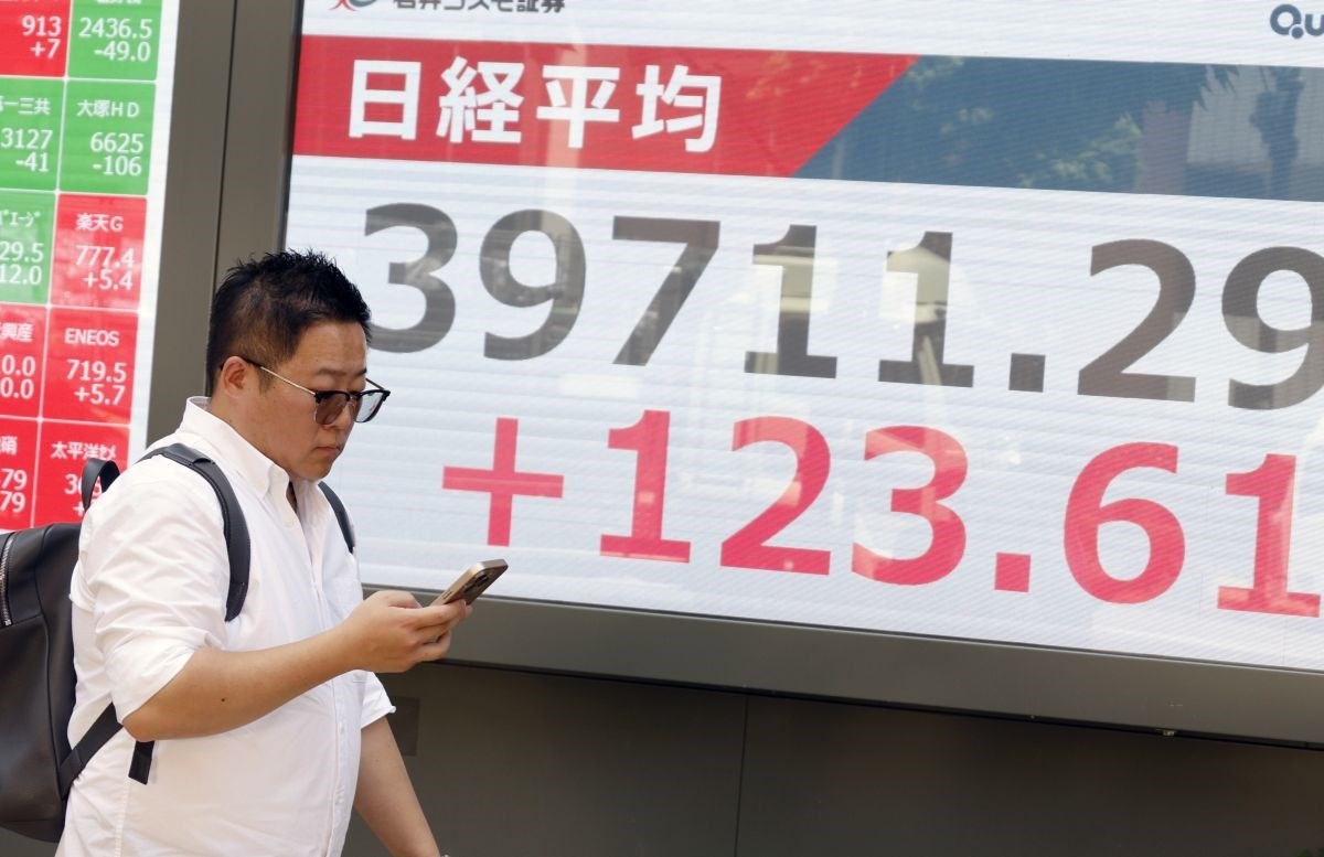Porasle azijske burze, japanski Nikkei skočio na najvišu razinu ikad