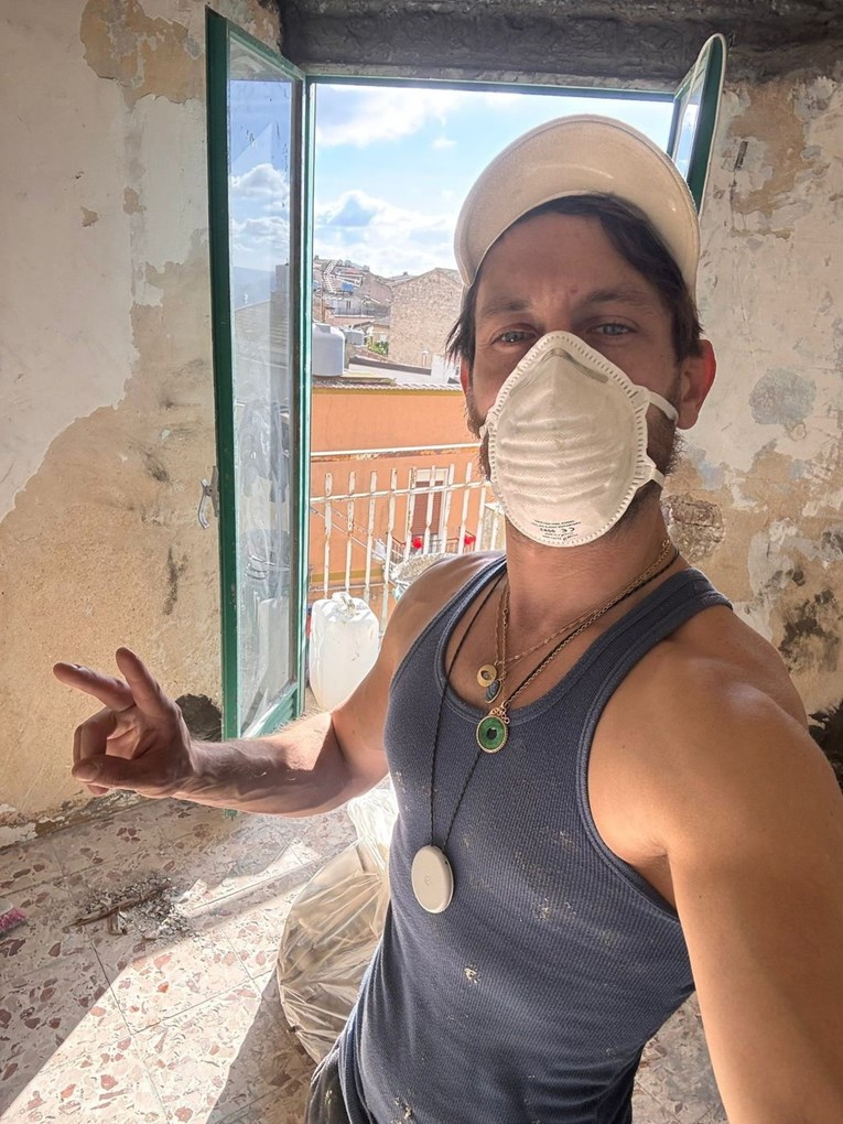 Britanac pobjegao od duga kupnjom kuće na Siciliji za 1 euro: "Spasilo mi je život"