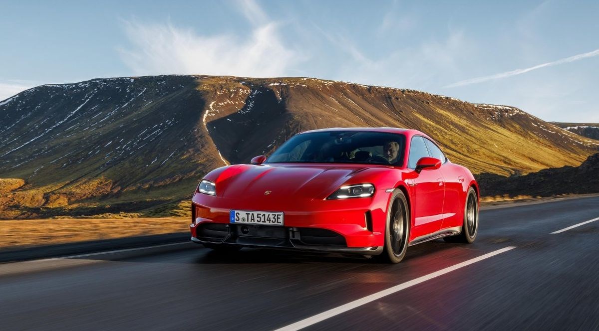 Porsche razmatra spajanje Taycana i Panamere u jedan model