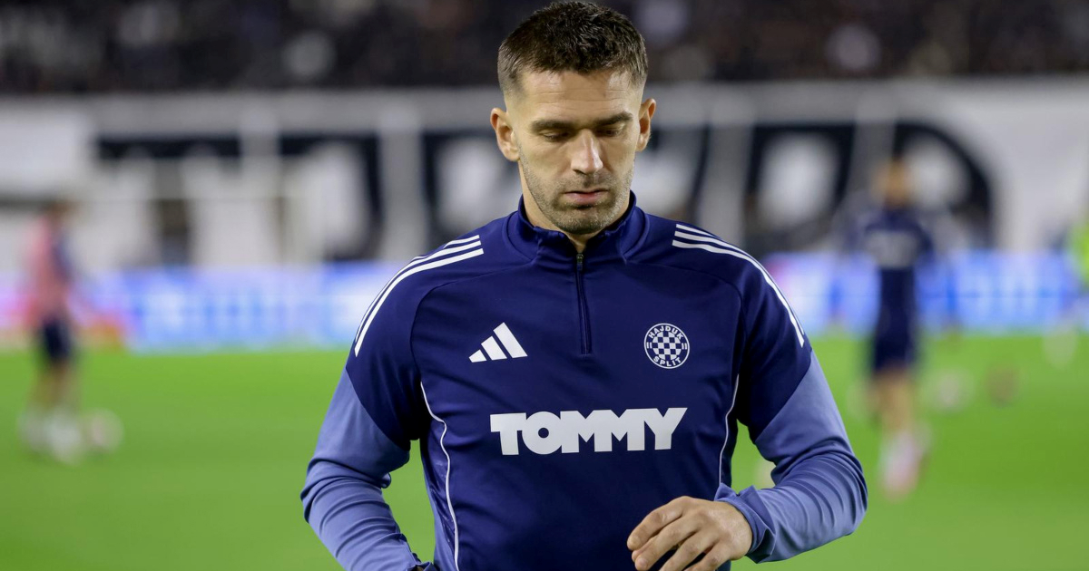 Livaja šakom udario po klupi nakon što ga je Garcia izveo. Nije ni pozdravio navijače