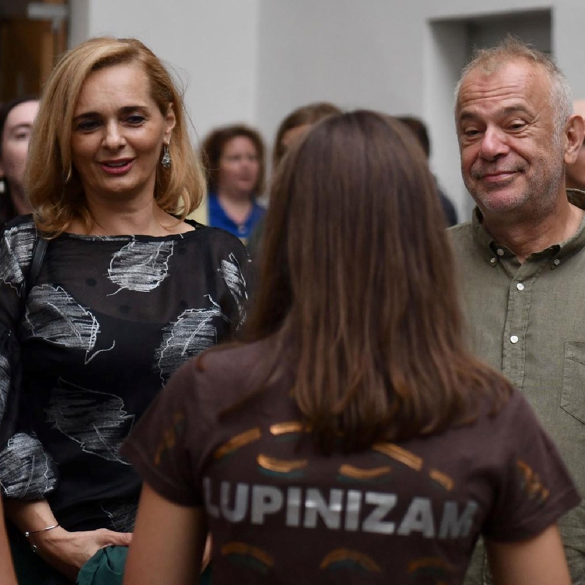 FOTO Ne viđamo je često: Zoran Šprajc sa suprugom Lidijom bio na otvorenju izložbe