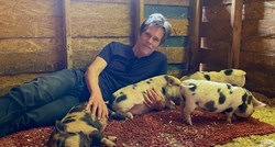 Kevin Bacon pozirao sa svinjama, odmah su počele šale