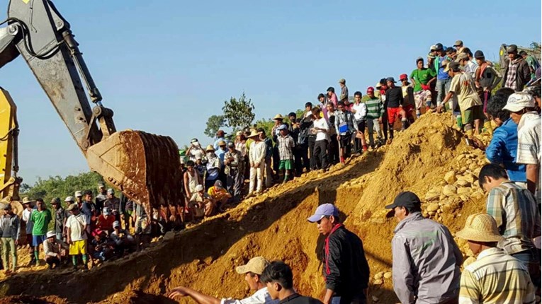 U klizanju terena u Mjanmaru poginulo najmanje 50 ljudi