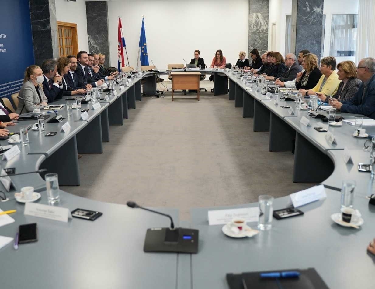 Sindikati odbili ponudu vlade, najavili veliki prosvjed na Trgu bana Jelačića