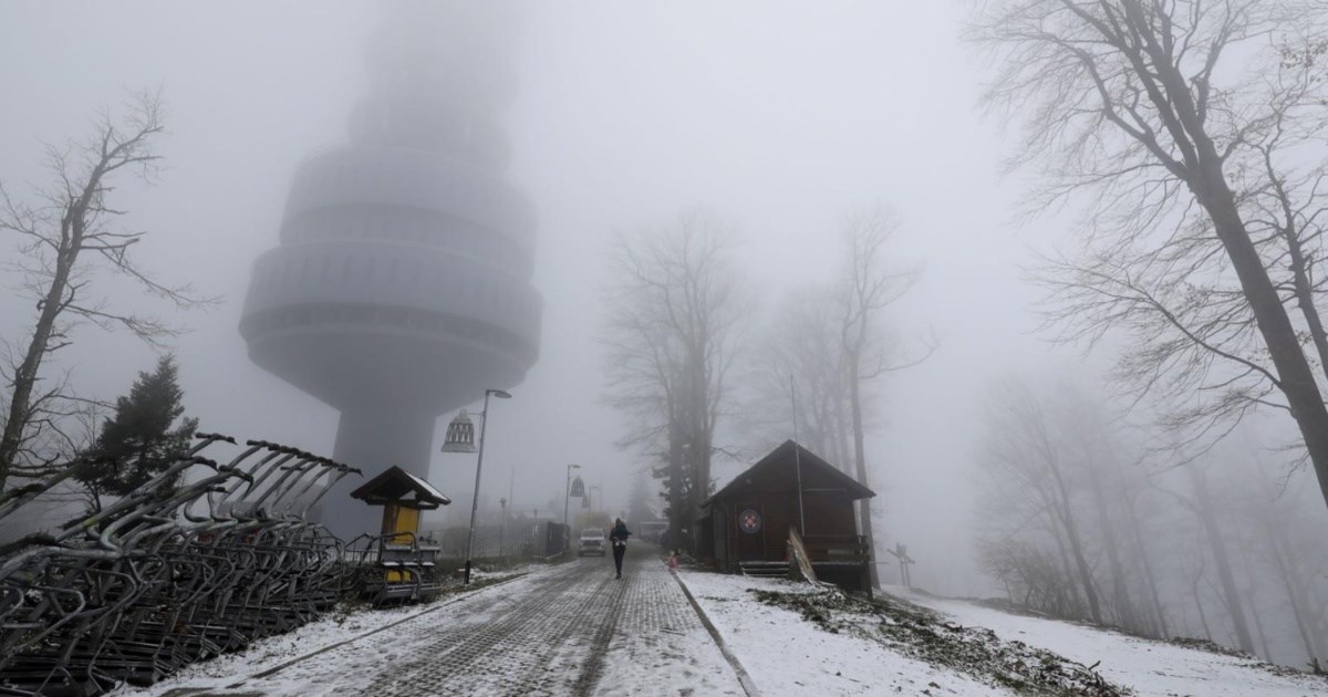 Prvi ovosezonski snijeg zabijelio je Sljeme, pogledajte fotografije