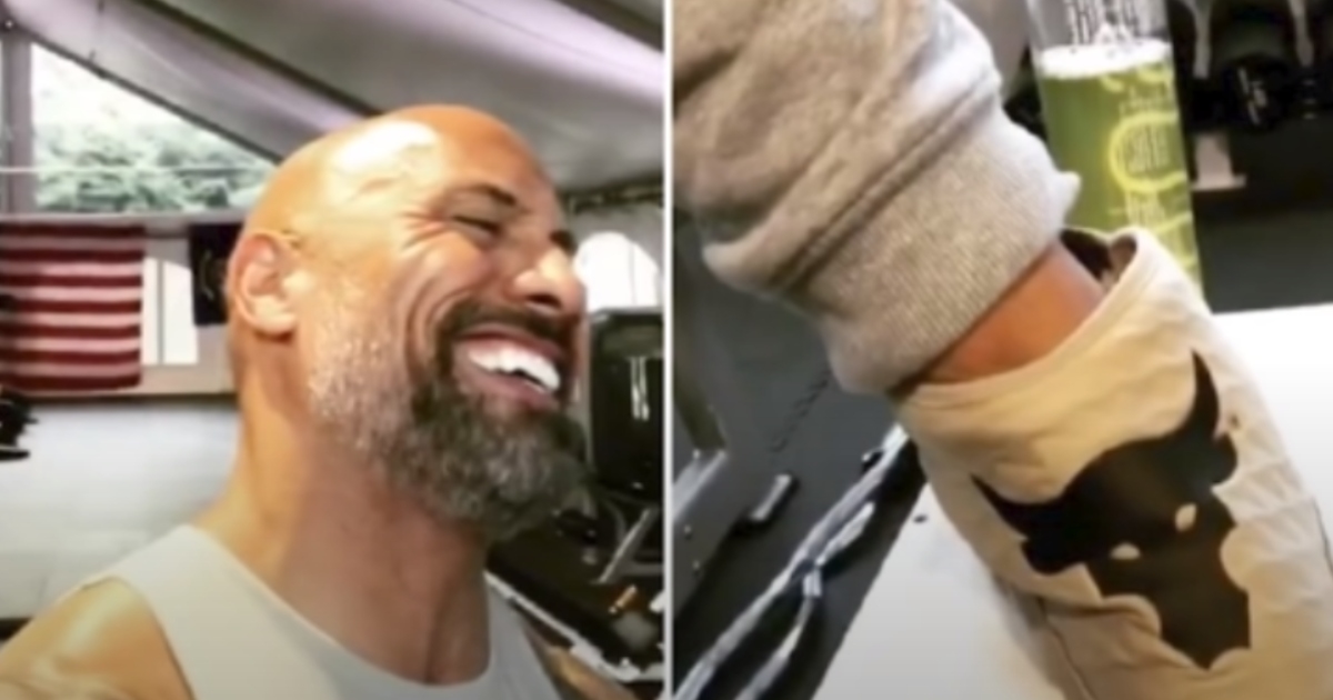 The Rock mokri u bocu za vodu za vrijeme treninga. Evo zašto