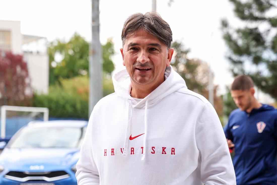 I Zlatko Dalić je u Veloj Luci, snimljen s hrvatskim pjevačima