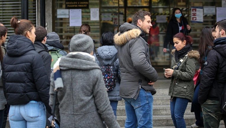 Zagrebački studenti i učenici će se za stipendije moći isključivo prijaviti online