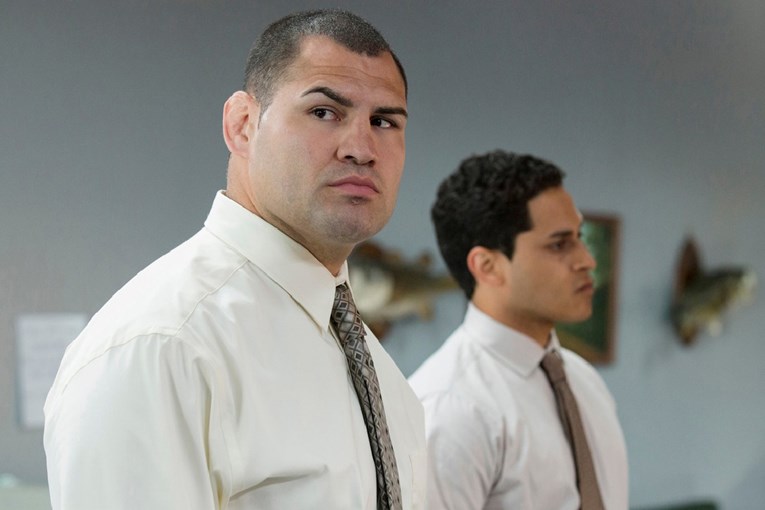 UFC legenda pucala u tipa koji mu je navodno zlostavljao sina. Pušten je uz jamčevinu