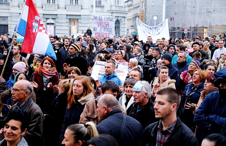 Policija diže prijave za prosvjed na kojem su se širile teorije zavjere o koroni 