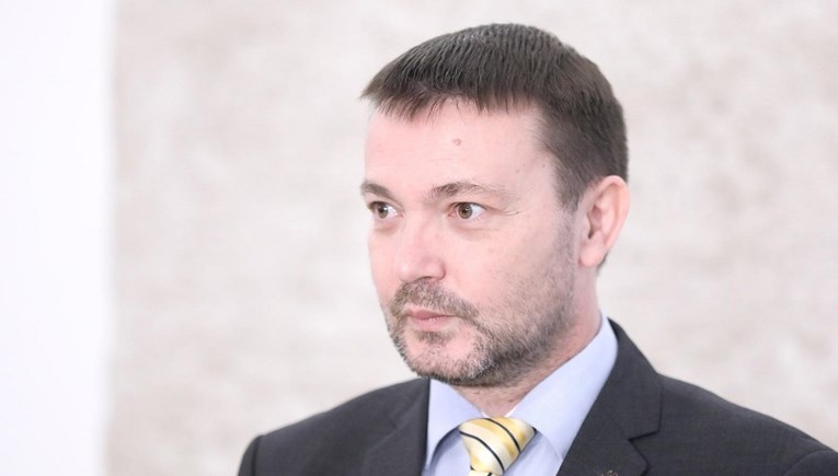 Zastupnici odbili Baukov prijedlog o ukidanju naknade za odvojeni život