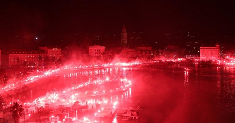 Spektakl na Rivi. Ovako je Torcida uoči derbija proslavila 100.000 članova Hajduka