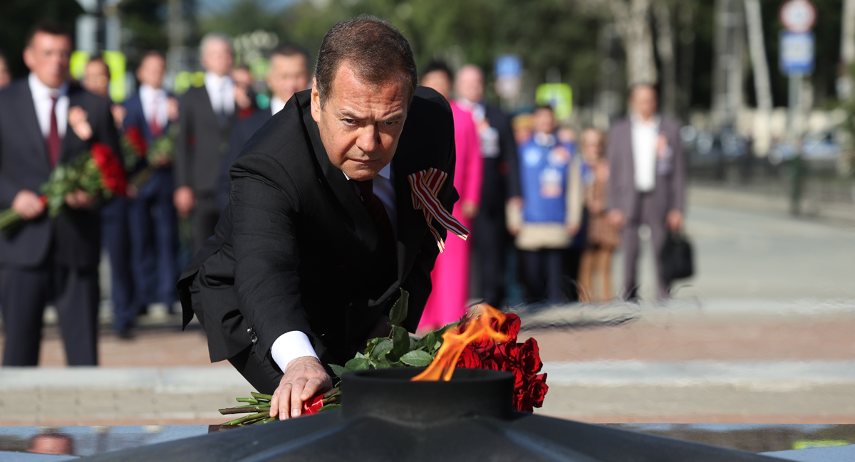 Medvedev "zahvalio" Švicarskoj: Hvala ti, zemljo sira i satova