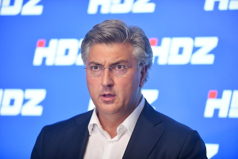 Plenković: A čime da idem na otoke nego policijskim gliserom? Da plivam?