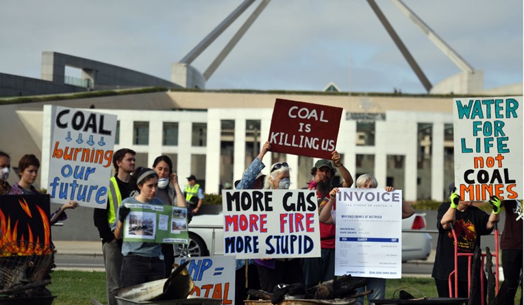 Zbog požara u Australiji javnost protiv otvaranja novih rudnika ugljena