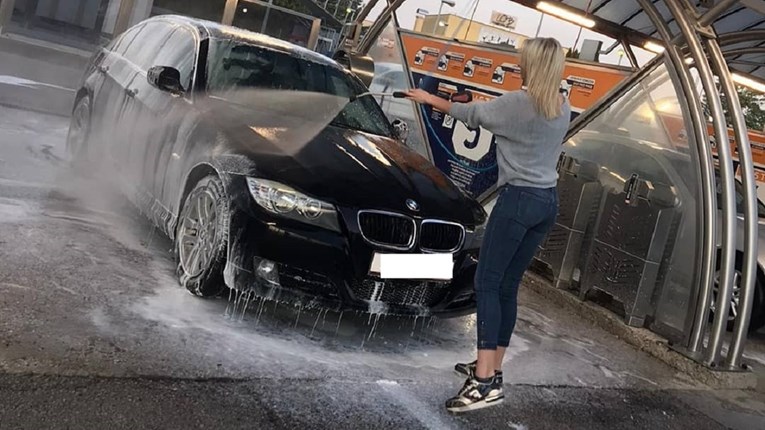 Nikolina iz Braka na prvu prala BMW, napali je: "Radije zaradi pa se hvali"