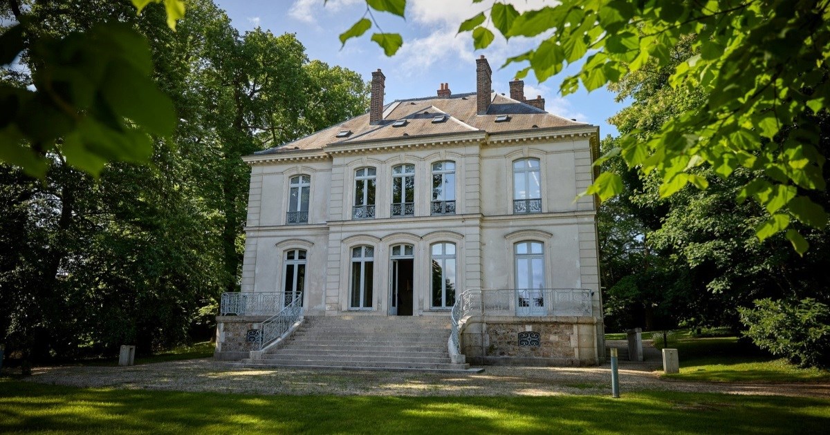 Vila Karla Lagerfelda u blizini Pariza prodaje se na dražbi