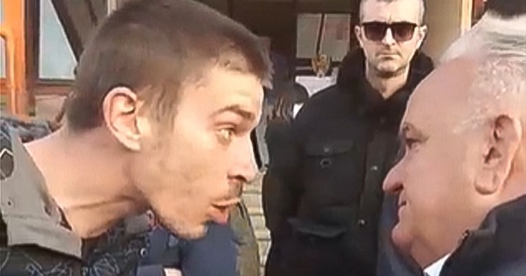 Objavljen video verbalnog napada na gradonačelnika Petrinje: "Gdje su novci, p****"
